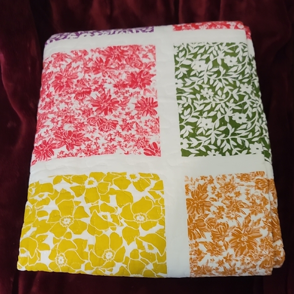 Twin Size Blanket - Picture 1 of 3